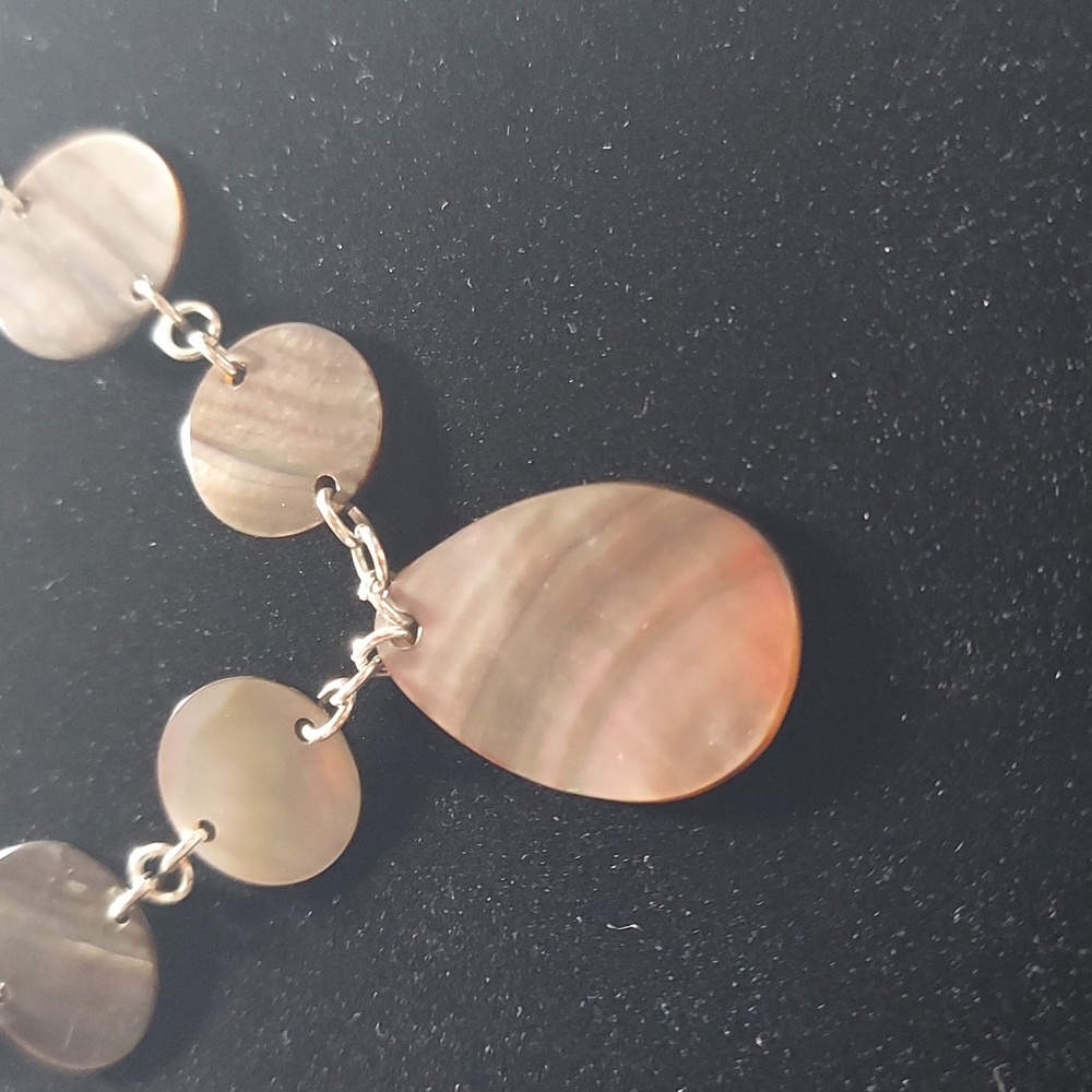 Premier Designs Mother of Pearl necklace